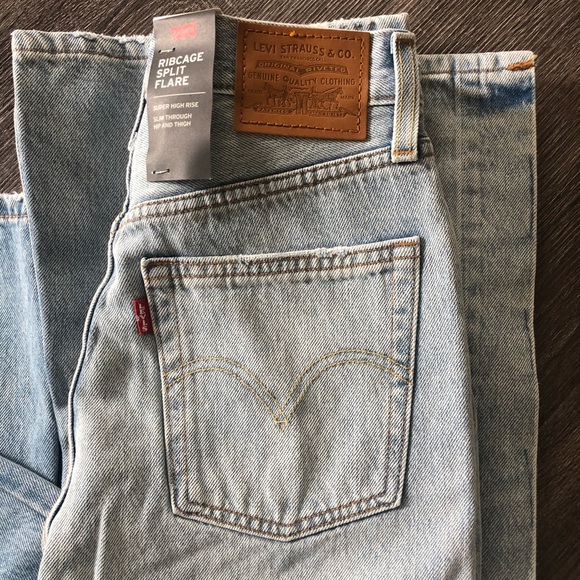 💥HP💥 2 for 1 Levi’s Ribcage Jeans & 501 Shorts! - Picture 6 of 8
